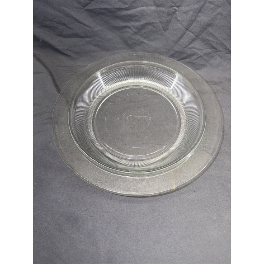 Jeannette Glasbake "Chef's Choice" clear glass ribbed‎ bowl was designed by L&m
